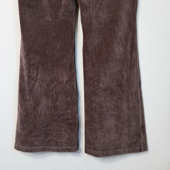 Old Navy Active Large High Rise PowerSoft Rib Knit Flare Pull On Pants - Picture 5 of 12